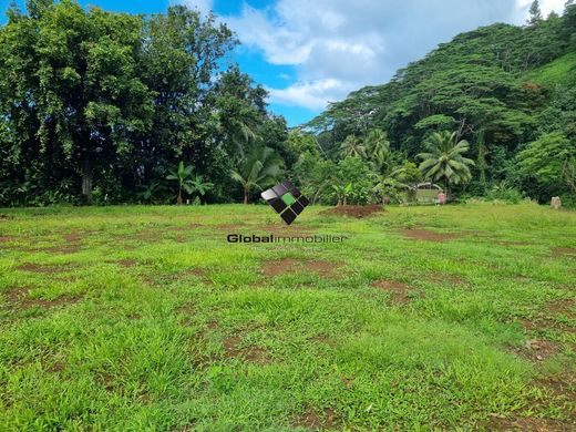 Land in Papeari