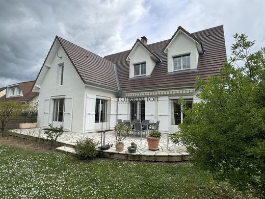 Casa di lusso a Orry-la-Ville, Oise