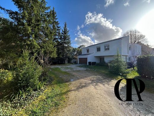 Luxury home in Bures-sur-Yvette, Essonne