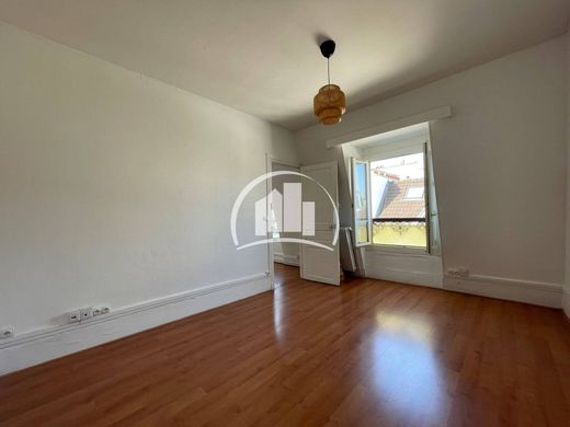 Apartment in Bastille, République, Nation-Alexandre Dumas, Paris