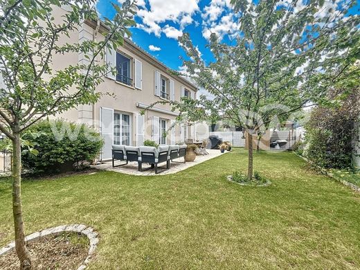 Luxury home in Andrésy, Yvelines