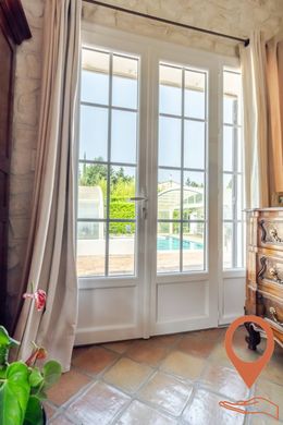 Luxury home in Arles, Bouches-du-Rhône