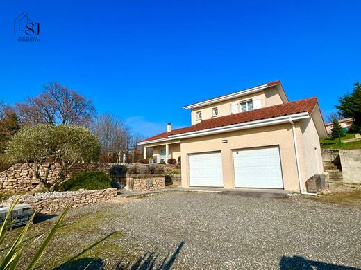 Casa di lusso a Les Côtes-d'Arey, Isère