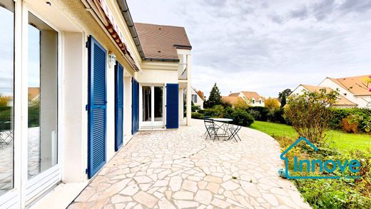 Luksusowy dom w Saint-Nom-la-Bretêche, Yvelines