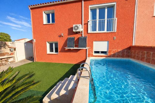 Le Barcarès, Pyrénées-Orientalesの高級住宅