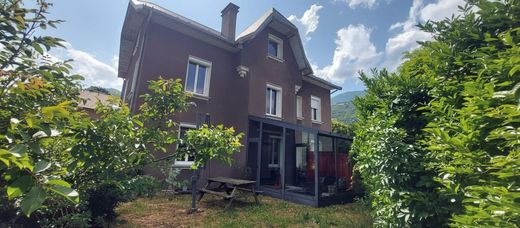 Maison de luxe à Saint-Jean-de-Maurienne, Savoie