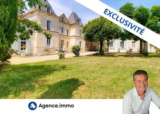 Luxury home in Cravans, Charente-Maritime