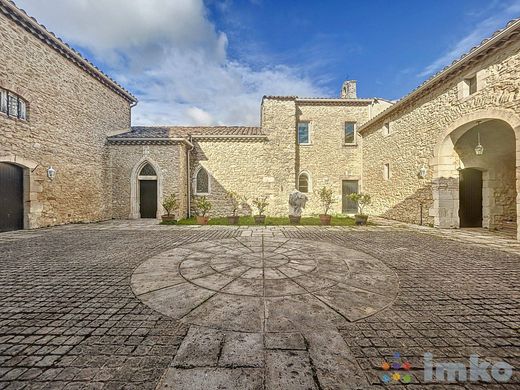 Luxury home in Pont-Saint-Esprit, Gard
