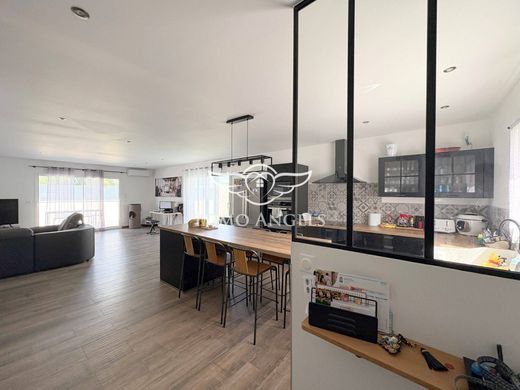 Luxury home in Poussan, Hérault