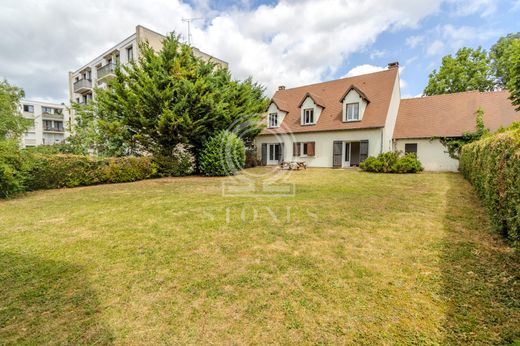 Luxury home in Marly-le-Roi, Yvelines