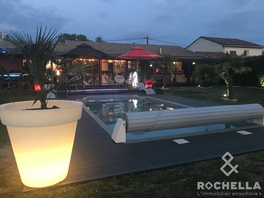 Πολυτελή κατοικία σε Bourgneuf, Charente-Maritime