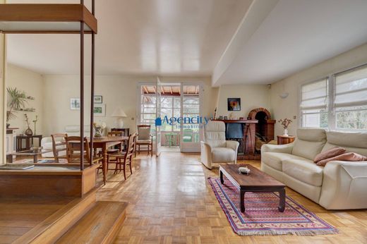 Luxury home in Noisy-le-Grand, Seine-Saint-Denis
