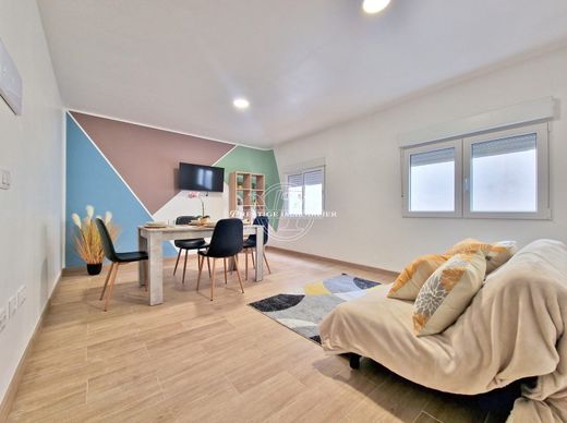 Edificio en Rosas, Provincia de Girona