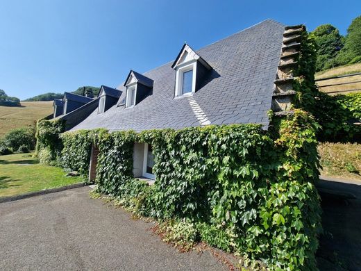 豪宅  Campan, Hautes-Pyrénées