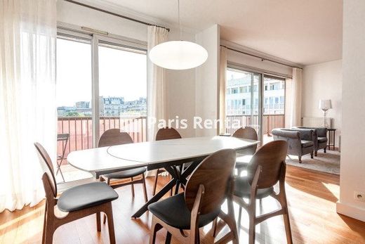 Apartment / Etagenwohnung in Tour Eiffel, Invalides – Ecole Militaire, Saint-Thomas d’Aquin, Paris