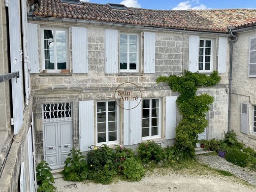 Maison de luxe à Angoulême, Charente