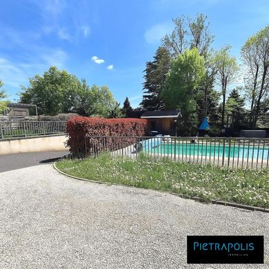 Luxus-Haus in Reyrieux, Ain