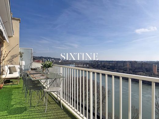 Apartment in Caluire-et-Cuire, Rhône