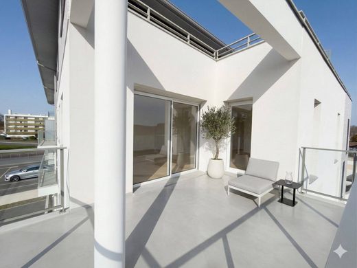 Apartment in Pessac, Gironde