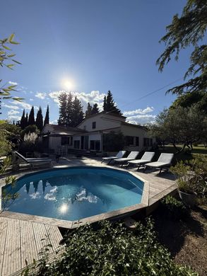 Luxury home in Villecroze, Var