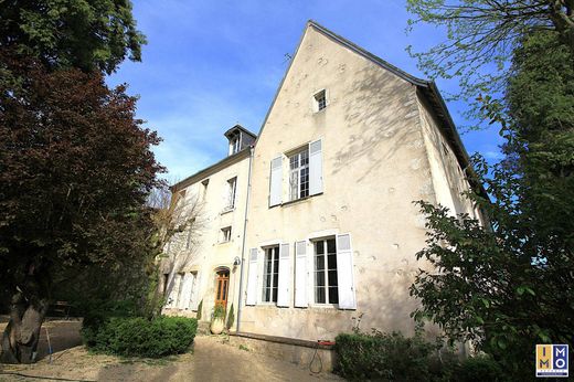 Luxury home in Mehun-sur-Yèvre, Cher