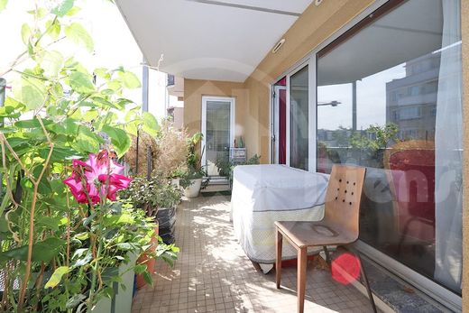 Apartment in Courbevoie, Hauts-de-Seine