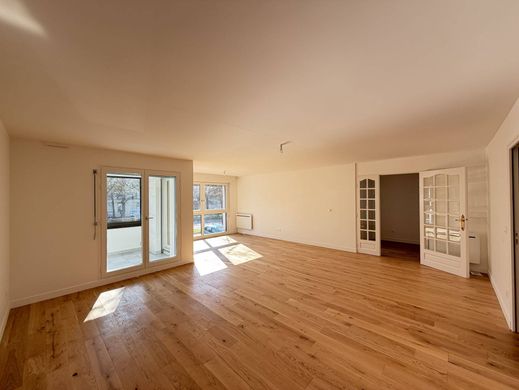 Apartment in Le Chesnay, Yvelines