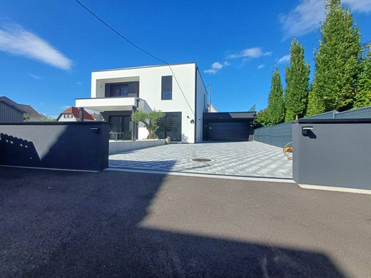 Элитный дом, Hatten, Bas-Rhin