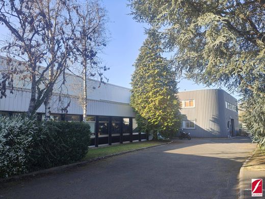 Office in Pringy, Seine-et-Marne