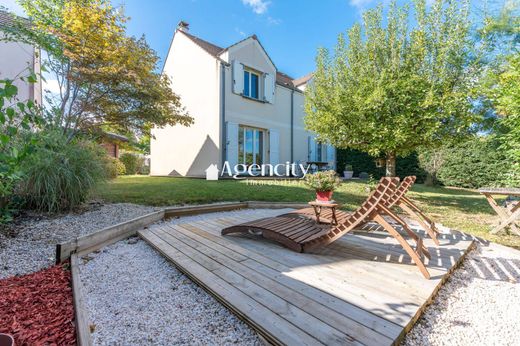 Элитный дом, Bussy-Saint-Georges, Seine-et-Marne