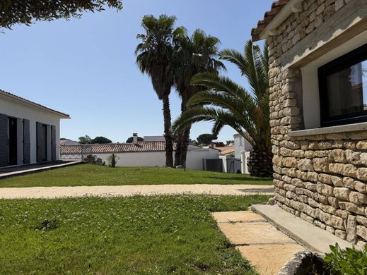 Luxury home in Rivedoux-Plage, Charente-Maritime