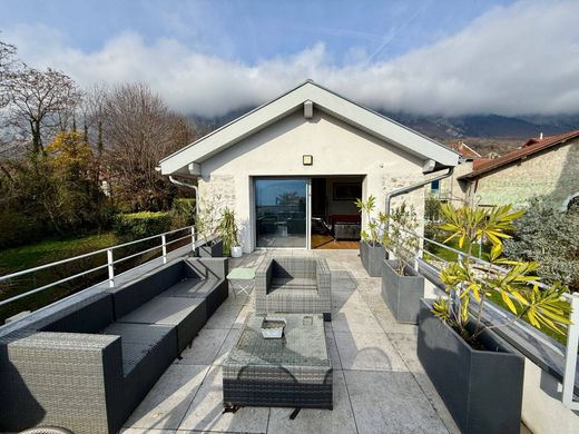 Luxus-Haus in Biviers, Isère