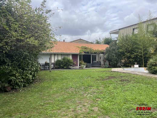 Luxus-Haus in Bordeaux, Gironde