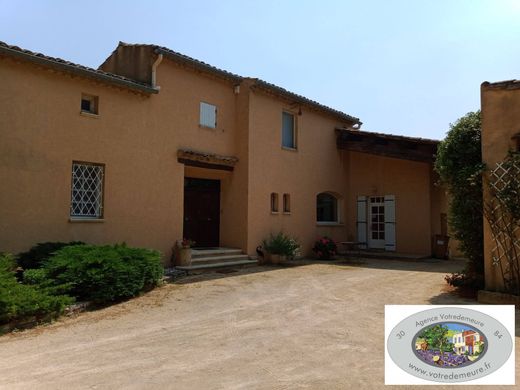 Maison de luxe à Pierrelatte, Drôme