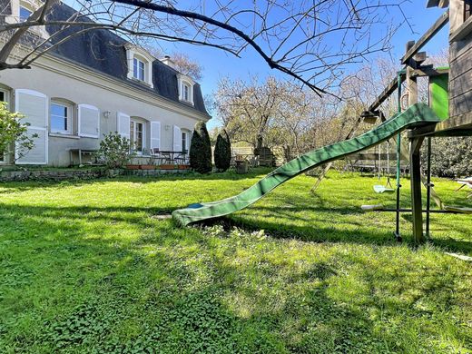 Luxury home in Garches, Hauts-de-Seine