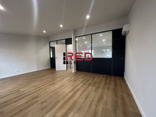 Ufficio a Saint-Cannat, Bocche del Rodano