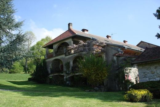 Luxury home in Péron, Ain