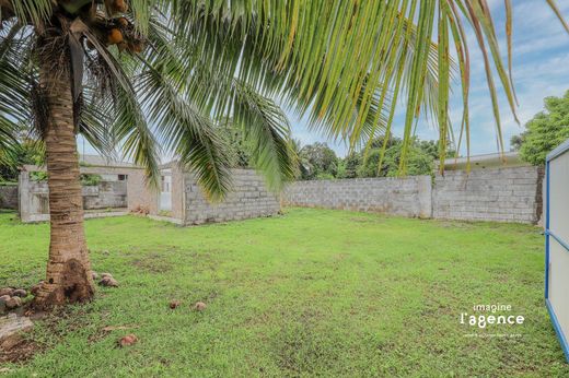 地皮  Taravao, District de Vairao