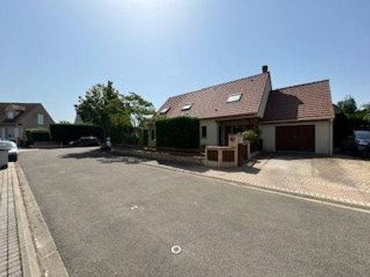 Casa di lusso a Villiers-le-Bâcle, Essonne