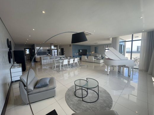 Apartment / Etagenwohnung in Grand Baie, Rivière du Rempart District
