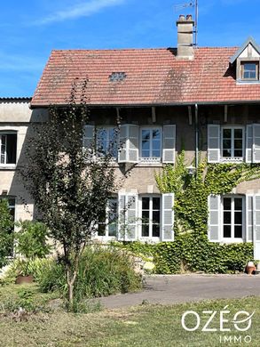 Casa di lusso a Épinac, Saône-et-Loire