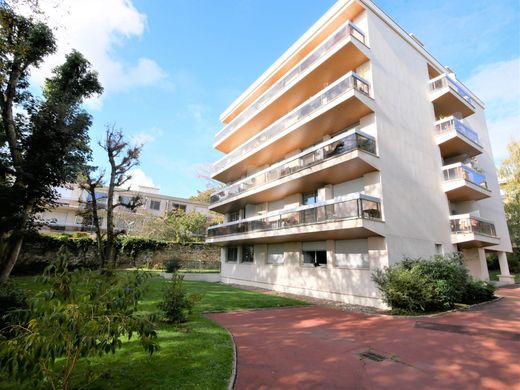 Apartment in Garches, Hauts-de-Seine