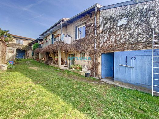 Luxury home in Genay, Rhône