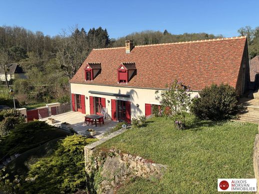 Luxury home in Semur-en-Auxois, Cote d'Or