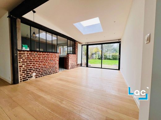 Luxury home in Anstaing, North