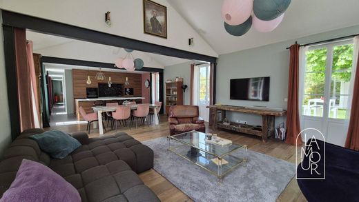 Luxury home in Messigny-et-Vantoux, Cote d'Or