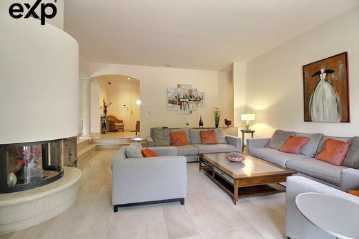 Luxury home in L'Isle-sur-la-Sorgue, Vaucluse