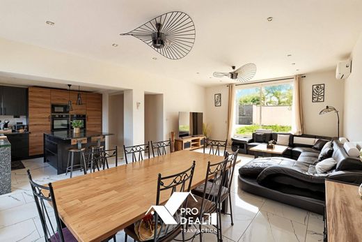 Luksusowy dom w Meyzieu, Rhône