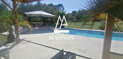 Luxury home in Blanquefort, Gironde