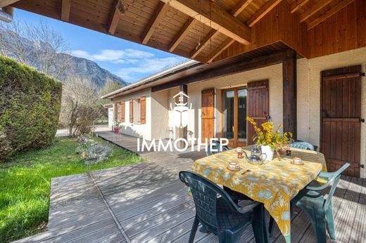 Luxury home in Crolles, Isère